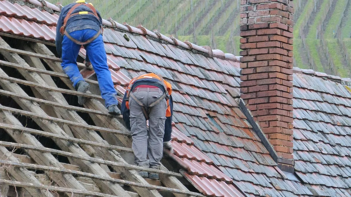 How to Find a Leak in a Flat Roof Without Guesswork — flat roof leaks repair and waterproofing guidance