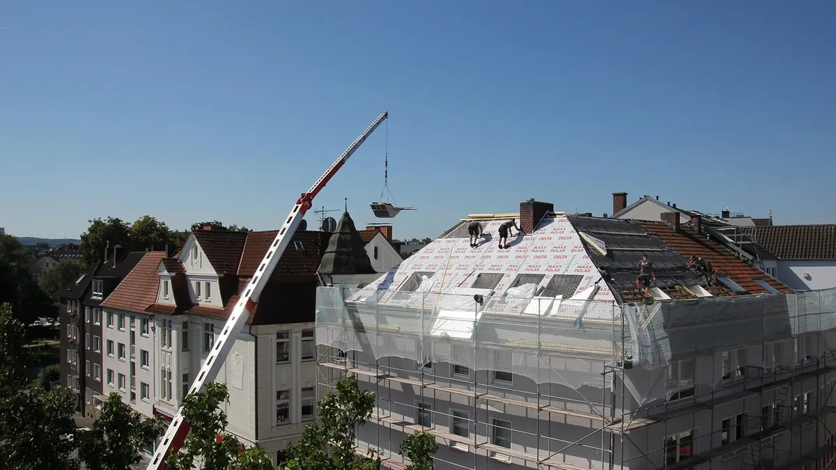 How to Prepare a Flat Roof Before Applying Waterproof Coating — flat roof leaks repair and waterproofing guidance