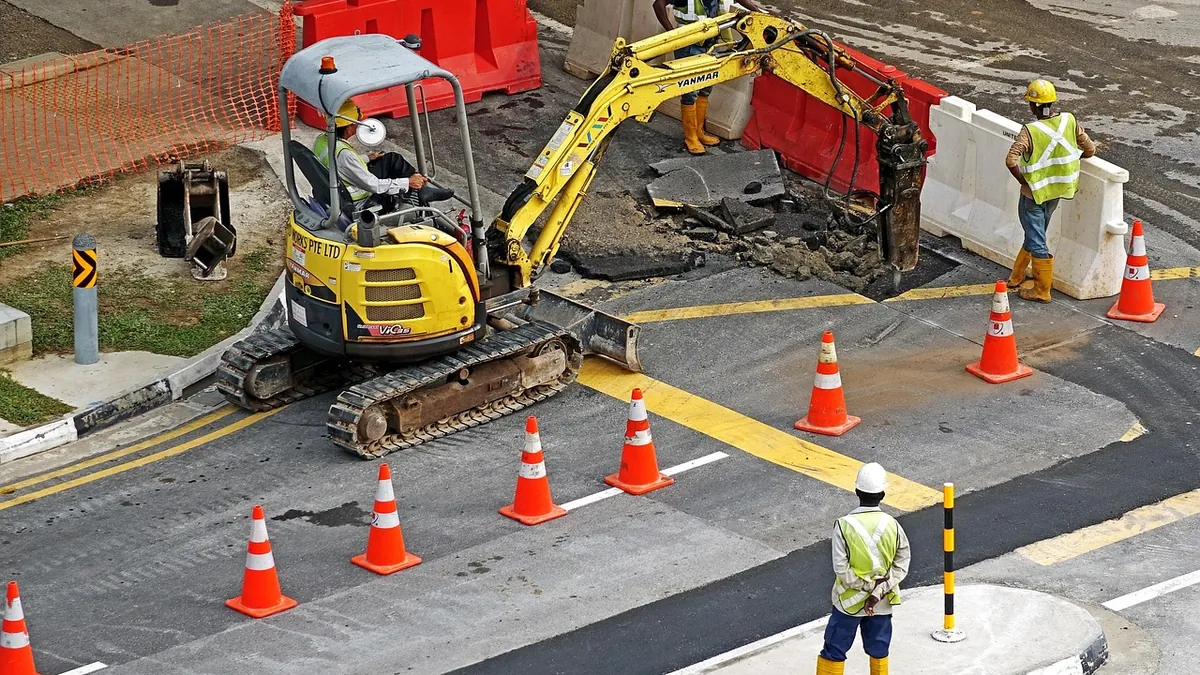 Polyurethane vs Bitumen Waterproofing: Durability, Flexibility and Use Cases — sealants & materials repair and waterproofing guidance