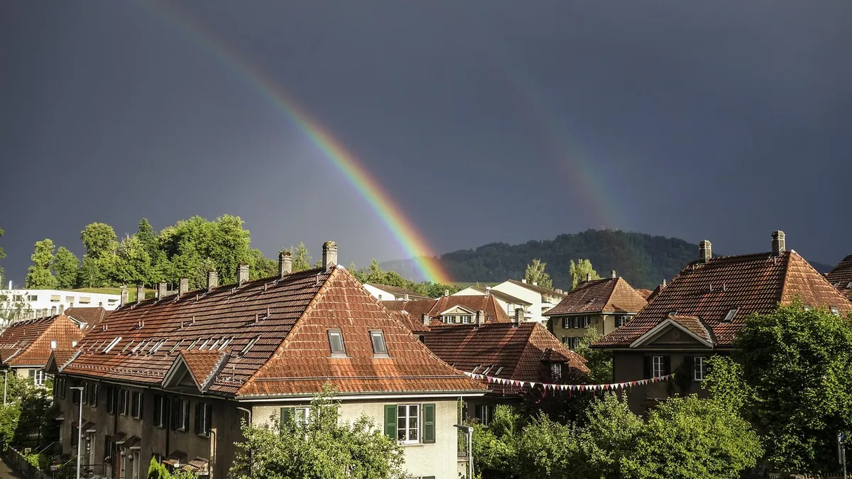 Summer Heat and UV Damage: Why Roof and Balcony Coatings Age — seasonal prevention repair and waterproofing guidance