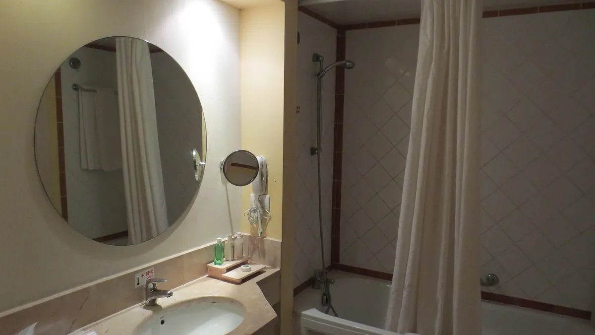 Water Stain on Ceiling: Roof, Pipe, Bathroom or Condensation? — bathrooms & wet rooms repair and waterproofing guidance