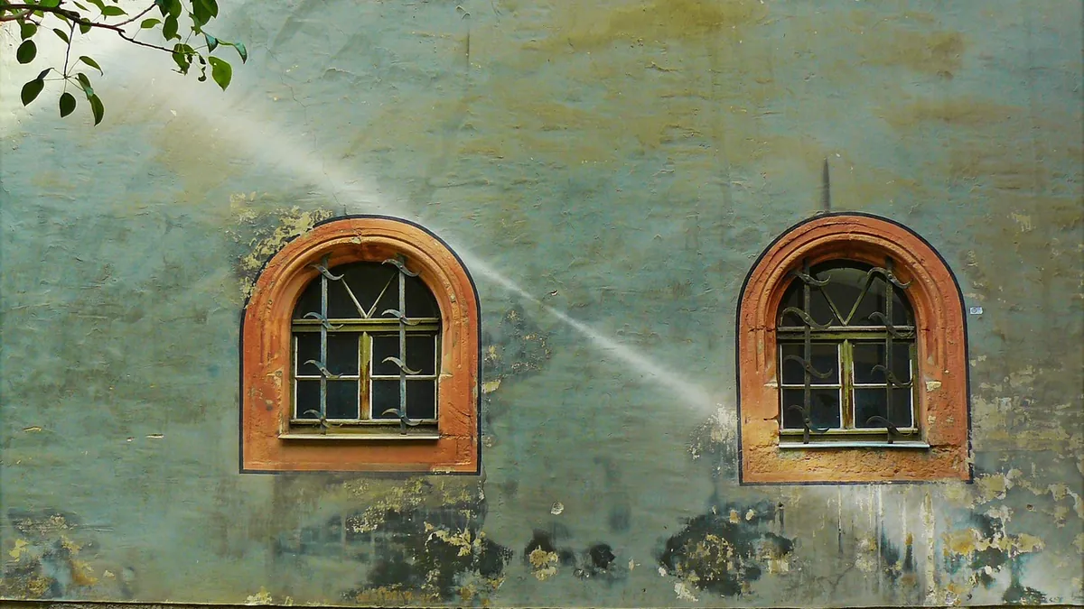 Waterproofing Around Chimneys: Flashing, Masonry and Crack Sealing — windows, doors & walls repair and waterproofing guidance